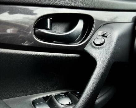 Черный Ниссан Rogue, объемом двигателя 2.49 л и пробегом 135 тыс. км за 15900 $, фото 7 на Automoto.ua