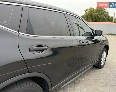 Черный Ниссан Rogue, объемом двигателя 2.49 л и пробегом 129 тыс. км за 13700 $, фото 15 на Automoto.ua