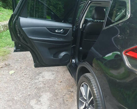 Черный Ниссан Rogue, объемом двигателя 2.49 л и пробегом 127 тыс. км за 19000 $, фото 2 на Automoto.ua