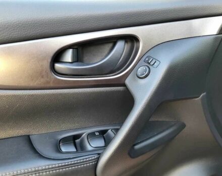 Черный Ниссан Rogue, объемом двигателя 2 л и пробегом 132 тыс. км за 9800 $, фото 5 на Automoto.ua