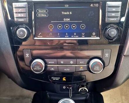 Черный Ниссан Rogue, объемом двигателя 2.49 л и пробегом 49 тыс. км за 16200 $, фото 3 на Automoto.ua