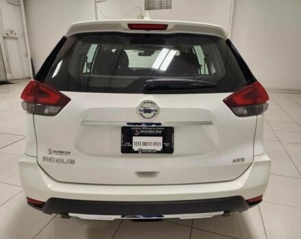 Черный Ниссан Rogue, объемом двигателя 2.5 л и пробегом 63 тыс. км за 14000 $, фото 8 на Automoto.ua