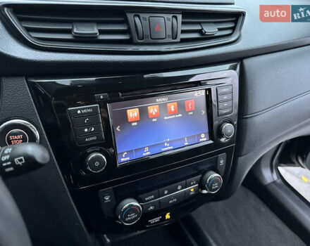 Черный Ниссан Rogue, объемом двигателя 2.49 л и пробегом 139 тыс. км за 17900 $, фото 15 на Automoto.ua