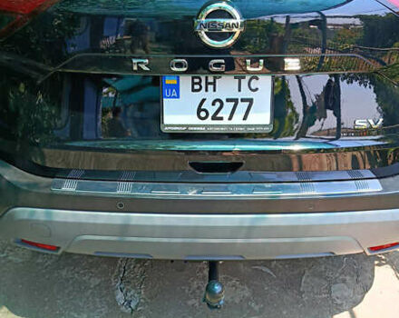 Черный Ниссан Rogue, объемом двигателя 2.49 л и пробегом 15 тыс. км за 26000 $, фото 1 на Automoto.ua