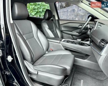 Черный Ниссан Rogue, объемом двигателя 1.5 л и пробегом 136 тыс. км за 23500 $, фото 8 на Automoto.ua