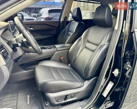 Черный Ниссан Rogue, объемом двигателя 1.5 л и пробегом 136 тыс. км за 23500 $, фото 6 на Automoto.ua