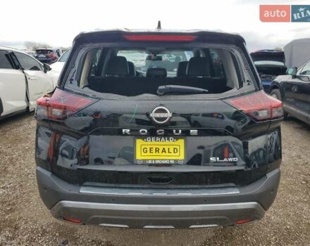 Черный Ниссан Rogue, объемом двигателя 1.5 л и пробегом 72 тыс. км за 7900 $, фото 5 на Automoto.ua