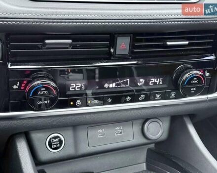 Черный Ниссан Rogue, объемом двигателя 1.5 л и пробегом 136 тыс. км за 23500 $, фото 15 на Automoto.ua