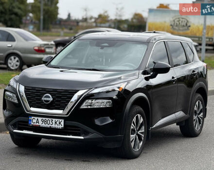 Черный Ниссан Rogue, объемом двигателя 1.5 л и пробегом 16 тыс. км за 23999 $, фото 3 на Automoto.ua