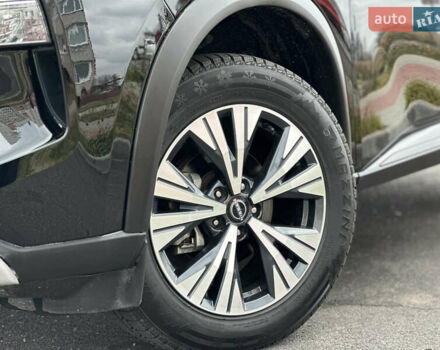 Черный Ниссан Rogue, объемом двигателя 1.5 л и пробегом 75 тыс. км за 22999 $, фото 3 на Automoto.ua