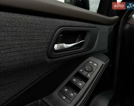 Черный Ниссан Rogue, объемом двигателя 1.5 л и пробегом 16 тыс. км за 23999 $, фото 12 на Automoto.ua