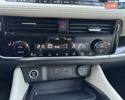 Черный Ниссан Rogue, объемом двигателя 1.5 л и пробегом 90 тыс. км за 22200 $, фото 22 на Automoto.ua