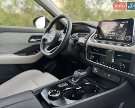 Черный Ниссан Rogue, объемом двигателя 1.5 л и пробегом 55 тыс. км за 21500 $, фото 7 на Automoto.ua