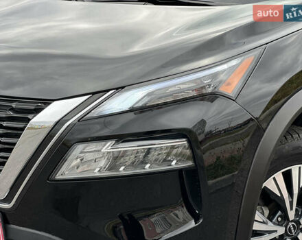Черный Ниссан Rogue, объемом двигателя 1.5 л и пробегом 75 тыс. км за 22999 $, фото 2 на Automoto.ua