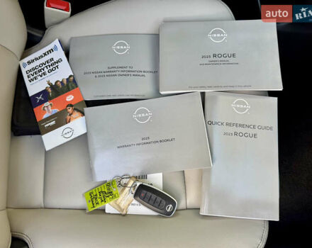 Черный Ниссан Rogue, объемом двигателя 1.5 л и пробегом 90 тыс. км за 22200 $, фото 57 на Automoto.ua