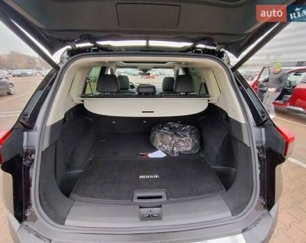 Черный Ниссан Rogue, объемом двигателя 1.5 л и пробегом 16 тыс. км за 27500 $, фото 9 на Automoto.ua
