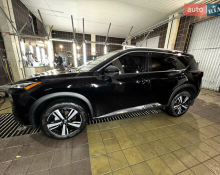 Черный Ниссан Rogue, объемом двигателя 1.5 л и пробегом 49 тыс. км за 26500 $, фото 2 на Automoto.ua