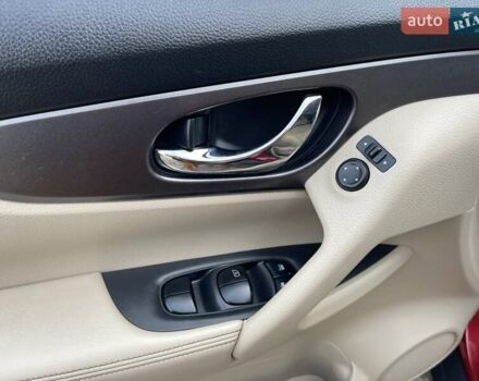 Красный Ниссан Rogue, объемом двигателя 2.49 л и пробегом 198 тыс. км за 12200 $, фото 8 на Automoto.ua