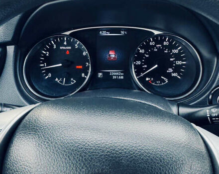 Красный Ниссан Rogue, объемом двигателя 2.49 л и пробегом 225 тыс. км за 13500 $, фото 3 на Automoto.ua