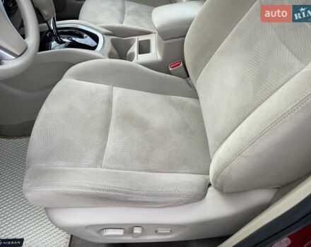 Красный Ниссан Rogue, объемом двигателя 2.49 л и пробегом 198 тыс. км за 12200 $, фото 11 на Automoto.ua