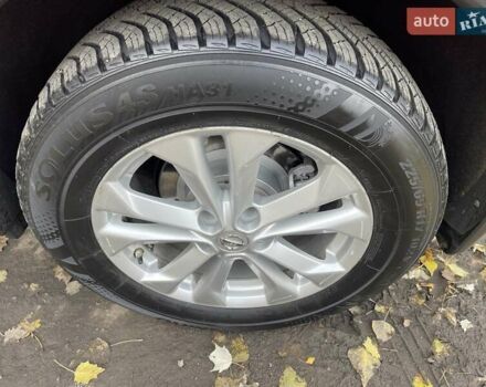 Красный Ниссан Rogue, объемом двигателя 2.49 л и пробегом 198 тыс. км за 12200 $, фото 18 на Automoto.ua