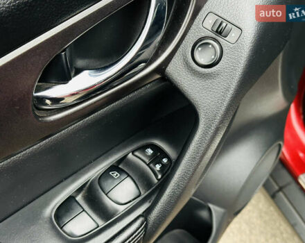 Красный Ниссан Rogue, объемом двигателя 2.5 л и пробегом 153 тыс. км за 12900 $, фото 25 на Automoto.ua