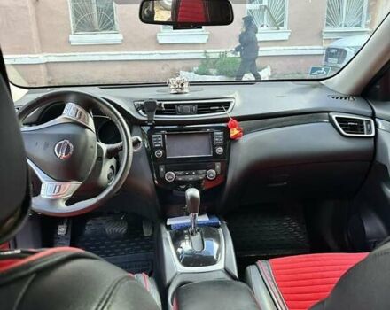 Красный Ниссан Rogue, объемом двигателя 2.49 л и пробегом 102 тыс. км за 15880 $, фото 6 на Automoto.ua