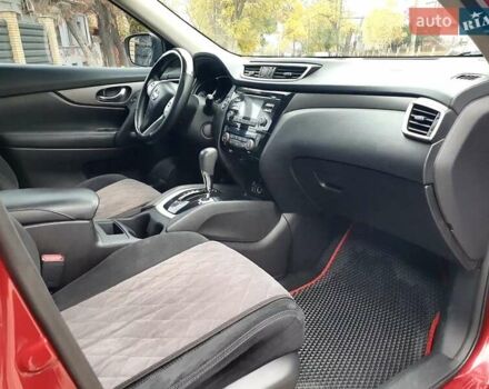 Красный Ниссан Rogue, объемом двигателя 2.49 л и пробегом 184 тыс. км за 12000 $, фото 7 на Automoto.ua