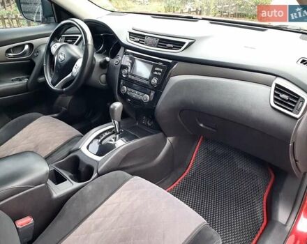 Красный Ниссан Rogue, объемом двигателя 2.49 л и пробегом 184 тыс. км за 12000 $, фото 6 на Automoto.ua