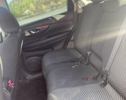 Красный Ниссан Rogue, объемом двигателя 2.49 л и пробегом 76 тыс. км за 14500 $, фото 9 на Automoto.ua