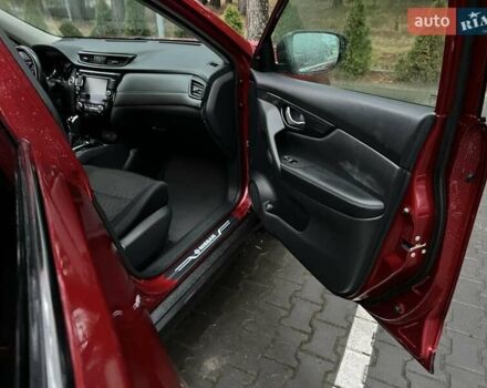 Красный Ниссан Rogue, объемом двигателя 2.5 л и пробегом 182 тыс. км за 12700 $, фото 4 на Automoto.ua
