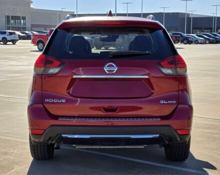 Красный Ниссан Rogue, объемом двигателя 2.5 л и пробегом 60 тыс. км за 9000 $, фото 4 на Automoto.ua