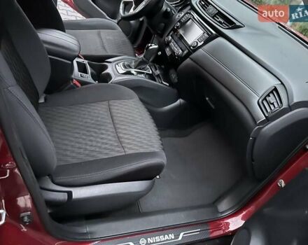 Красный Ниссан Rogue, объемом двигателя 2.5 л и пробегом 182 тыс. км за 12700 $, фото 1 на Automoto.ua