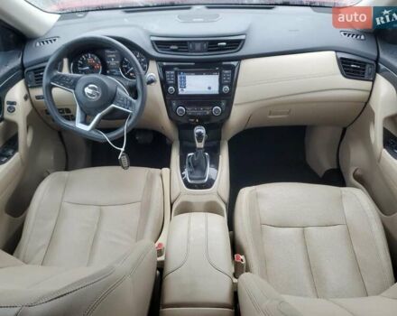 Красный Ниссан Rogue, объемом двигателя 2.49 л и пробегом 130 тыс. км за 2300 $, фото 7 на Automoto.ua