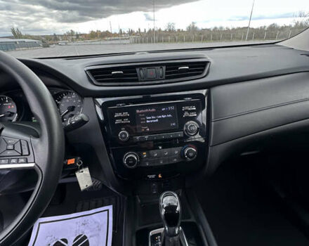 Красный Ниссан Rogue, объемом двигателя 2.49 л и пробегом 178 тыс. км за 13000 $, фото 12 на Automoto.ua