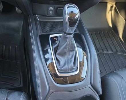 Красный Ниссан Rogue, объемом двигателя 2.5 л и пробегом 60 тыс. км за 9000 $, фото 9 на Automoto.ua