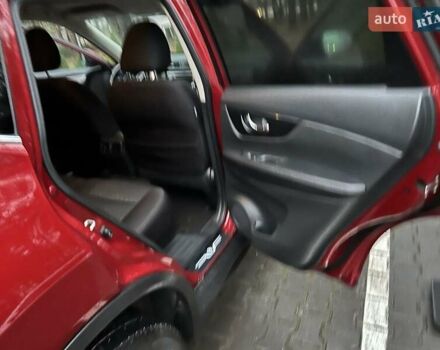 Красный Ниссан Rogue, объемом двигателя 2.5 л и пробегом 182 тыс. км за 12700 $, фото 3 на Automoto.ua