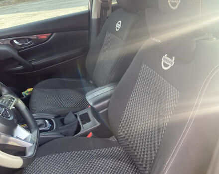 Красный Ниссан Rogue, объемом двигателя 2.49 л и пробегом 76 тыс. км за 14500 $, фото 10 на Automoto.ua