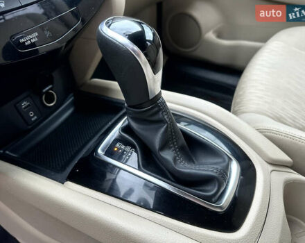 Красный Ниссан Rogue, объемом двигателя 2.5 л и пробегом 219 тыс. км за 10799 $, фото 10 на Automoto.ua