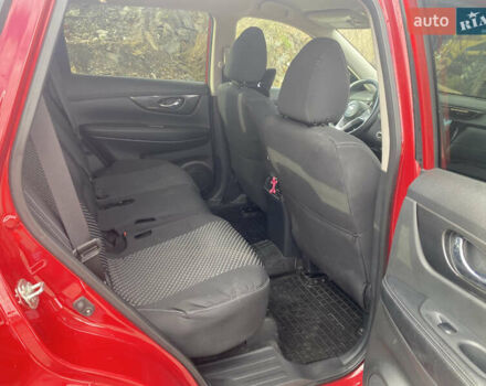 Красный Ниссан Rogue, объемом двигателя 2.49 л и пробегом 76 тыс. км за 14500 $, фото 17 на Automoto.ua