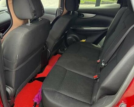 Красный Ниссан Rogue, объемом двигателя 2 л и пробегом 150 тыс. км за 12700 $, фото 5 на Automoto.ua