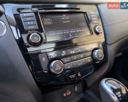 Красный Ниссан Rogue, объемом двигателя 2.49 л и пробегом 150 тыс. км за 15900 $, фото 18 на Automoto.ua