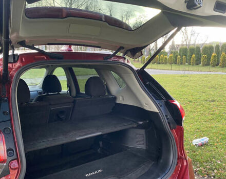 Красный Ниссан Rogue, объемом двигателя 2.5 л и пробегом 210 тыс. км за 11500 $, фото 4 на Automoto.ua