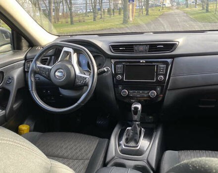 Красный Ниссан Rogue, объемом двигателя 2.5 л и пробегом 210 тыс. км за 11500 $, фото 8 на Automoto.ua