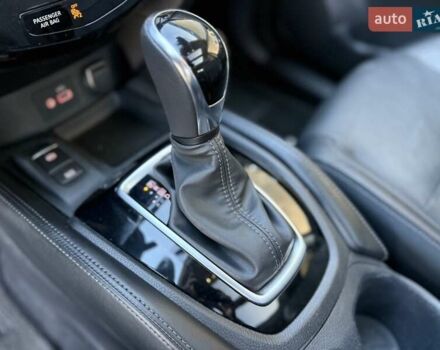 Красный Ниссан Rogue, объемом двигателя 2.49 л и пробегом 150 тыс. км за 15900 $, фото 19 на Automoto.ua