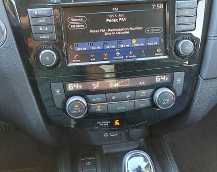 Красный Ниссан Rogue, объемом двигателя 2.49 л и пробегом 137 тыс. км за 17200 $, фото 15 на Automoto.ua