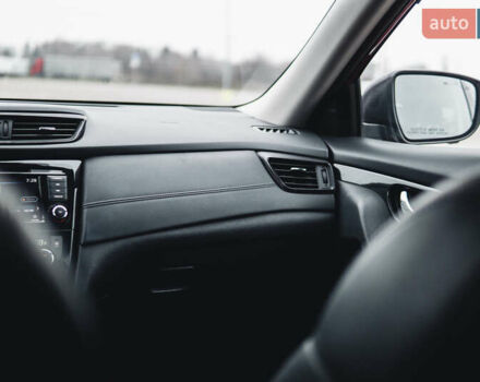 Красный Ниссан Rogue, объемом двигателя 2.49 л и пробегом 132 тыс. км за 16500 $, фото 15 на Automoto.ua