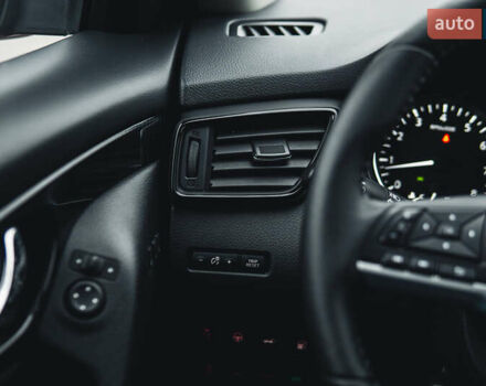 Красный Ниссан Rogue, объемом двигателя 2.49 л и пробегом 132 тыс. км за 16500 $, фото 17 на Automoto.ua