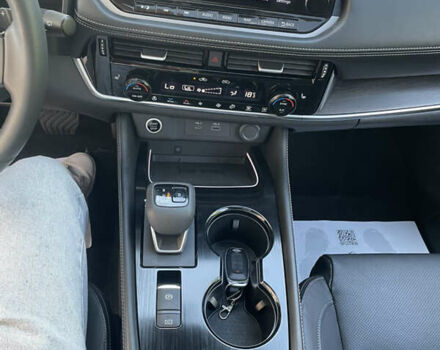 Красный Ниссан Rogue, объемом двигателя 1.5 л и пробегом 37 тыс. км за 25300 $, фото 14 на Automoto.ua