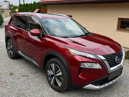 Красный Ниссан Rogue, объемом двигателя 2 л и пробегом 17 тыс. км за 16000 $, фото 1 на Automoto.ua